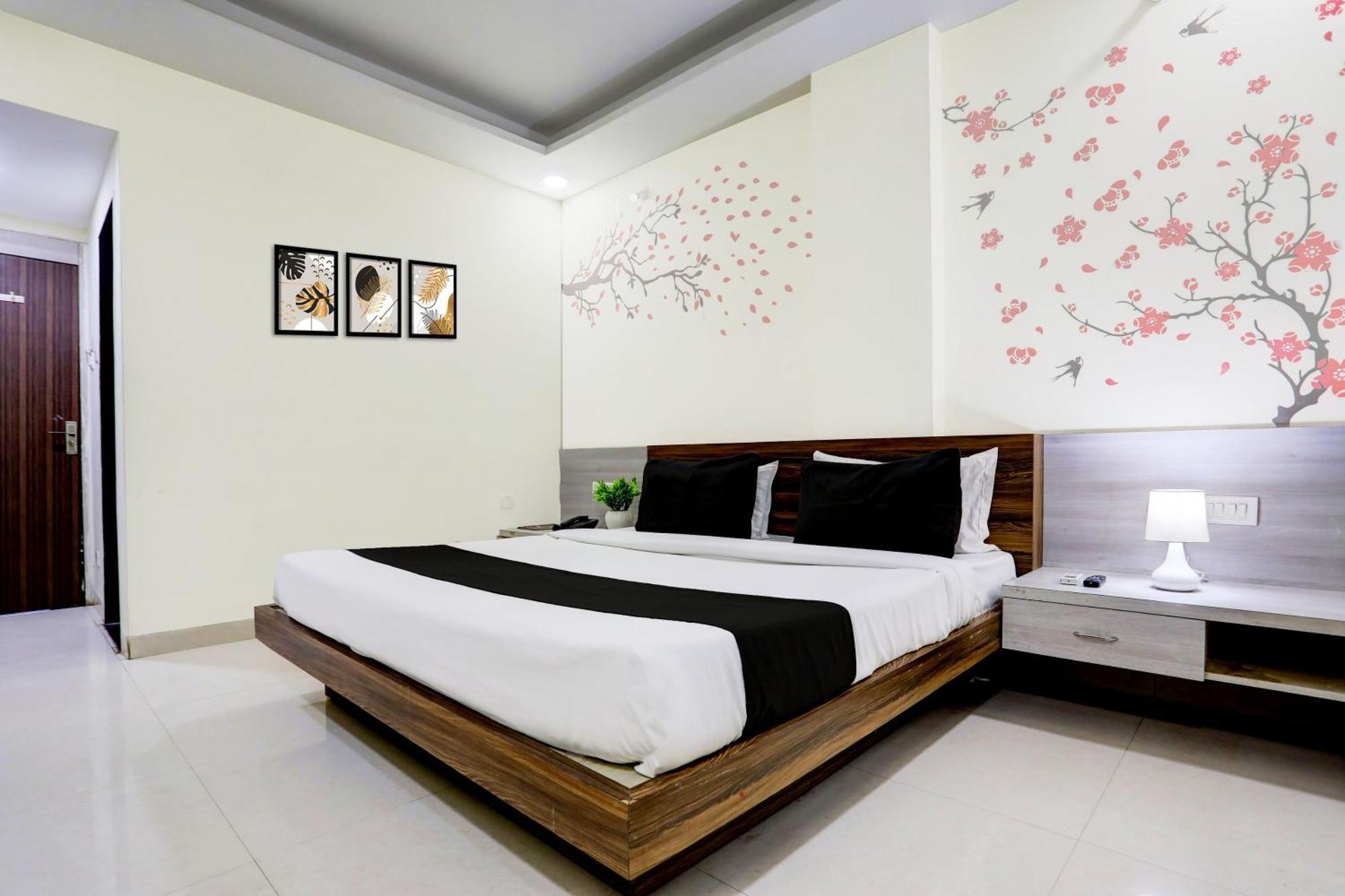 Super Townhouse Hoshangabad Road Near Aashima Mall Samarda Kaliasot Экстерьер фото